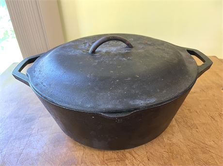 Lodge Cast Iron Dutch Oven