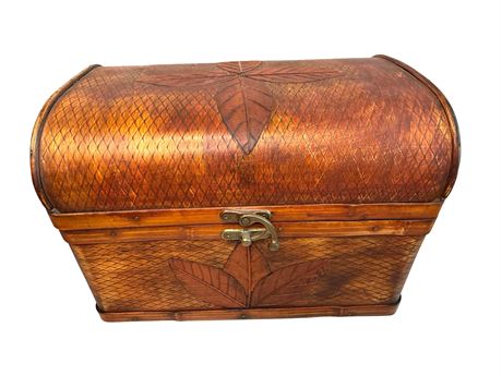 Thomas Pacconi Woven Leaf Basket