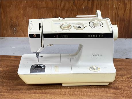 Futura II Model 920 Sewing Machine