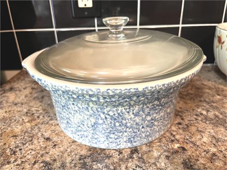 Rosevill Pottery Henn Blue Sponge Casserole Dish