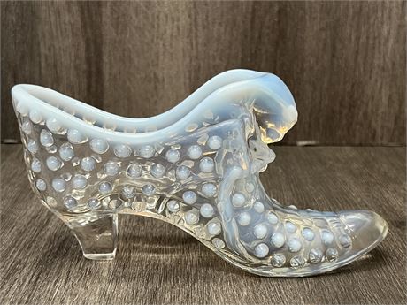 Fenton Hobnail White Opalescent Cat Slipper Shoe