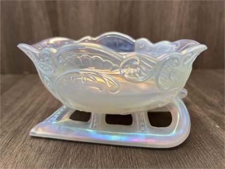 Westmoreland Opalescent Sleigh Dish