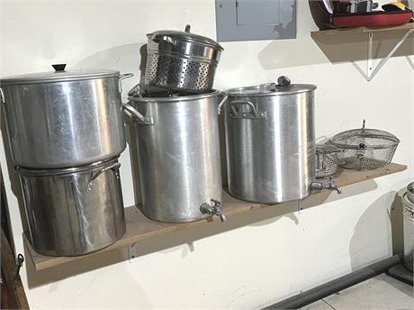 Large Pot and Strainer Lot