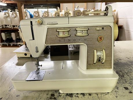 Singer Sewing Machine Model 770