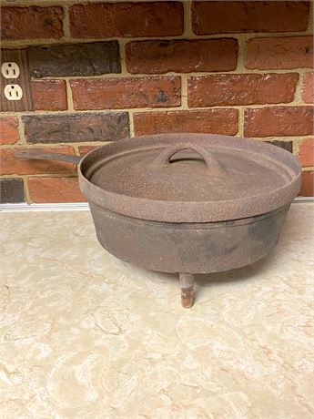 Cast Iron Footed Dutch Oven