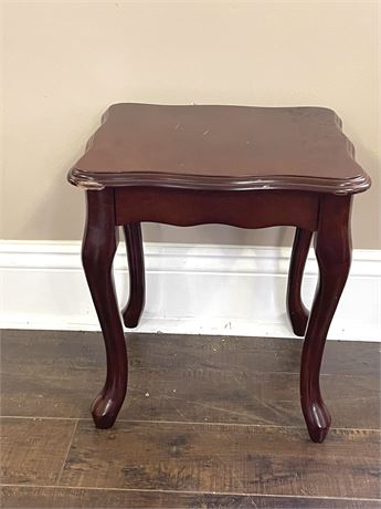 Simple Queen Anne Style Side Table