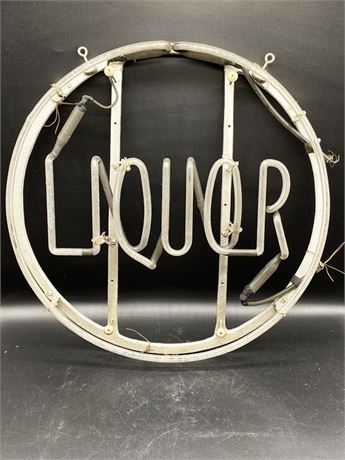 "Liquor" Neon Sign