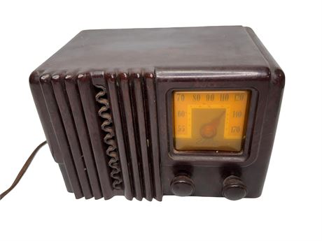 1940s Delco Model R-1231A Ribbon Candy Tube Radio