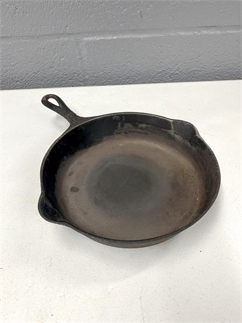 Griswold 9" Frying Pan