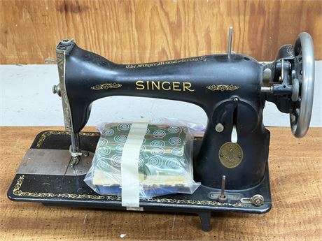 1935 Singer Sewing Machine