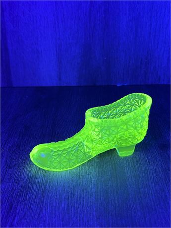 Uranium Glass Daisy Shoe