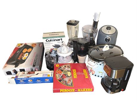 Large Lot Vintage Kitchen Appliances