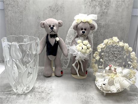 Wedding Decoratives and Rose Crystal Vase