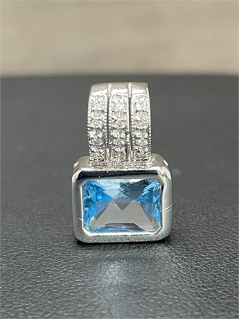14kt White Gold Blue Topaz Diamond Pendant