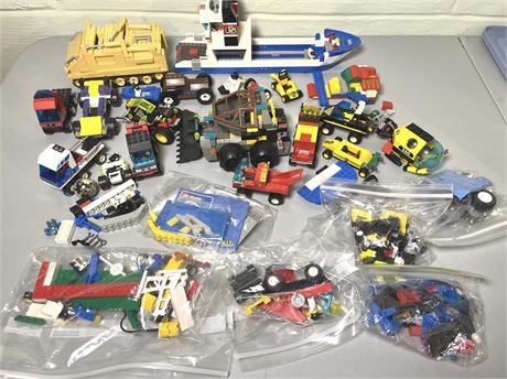 Large Lot of Vintage Legos Lot 2