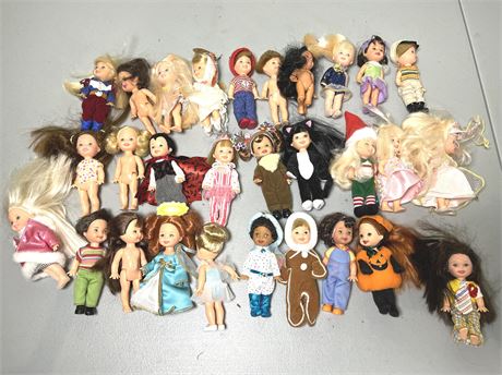 Large Lot of Vintage Barbie Kelly Dolls