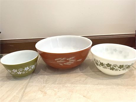 Pyrex Bowls