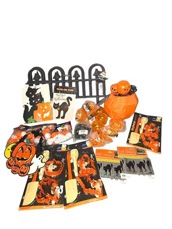 Halloween Decoratives Lot 2