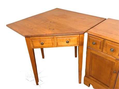 Sterling House Furniture Maple Corner Table