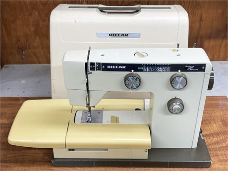 Riccar Sewing Machine Model 807