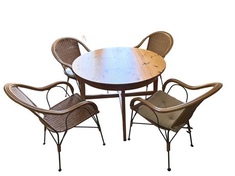 Round Table w/ Four Chairs