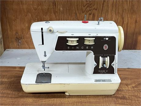 Singer Sewing Machine Model 724