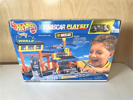 NIB Vintage Hot Wheels Nascar Play Set