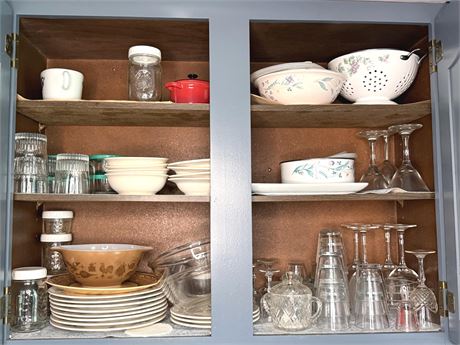 Kitchen Cupboards Lot 3