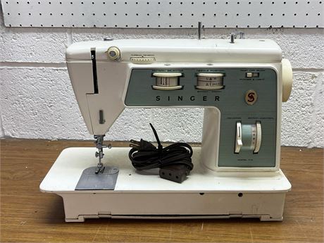 Singer Sewing Machine Model 714