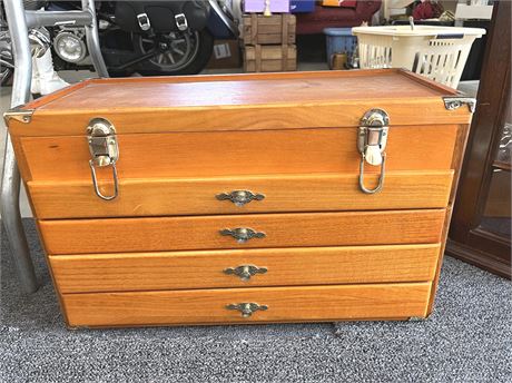 Gerstner Style Machinist Wooden Storage Chest