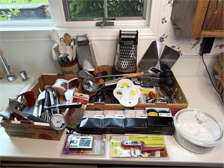 Large Kitchen Utensil Lot