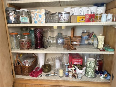 Kitchen Cupboards Lot 1