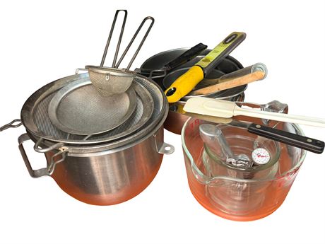 Measuring Bowls and Baking Utensils