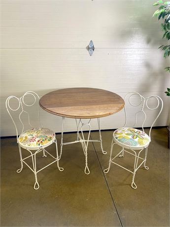 Wrought Iron Bistro Table and Chairs