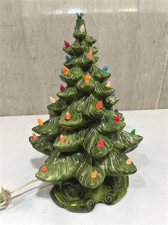 Atlantic Mold 15.5" Tall Ceramic Christmas Tree