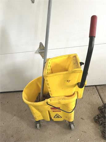 Rubbermaid Mop Bucket